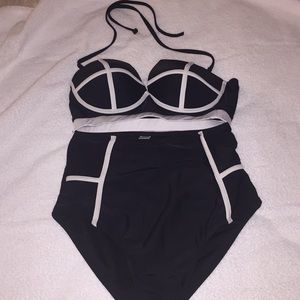 Blk/white high waisted swimsuit